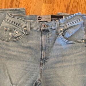 Silver Jeans Mom  Slim Fit Jeans in Soft Blue